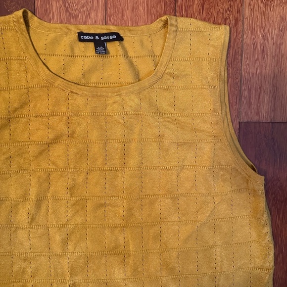 Cable & Gauge | Yellow sleeveless knit top size large (fits med) - Picture 4 of 4